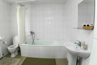 Гостевой дом Берёзка Иркутск Семейный номер Делюкс-5