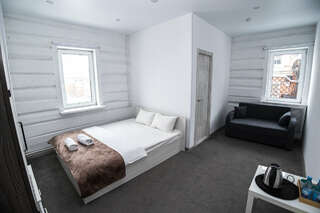 Гостевой дом Берёзка Иркутск Семейный номер Делюкс-4